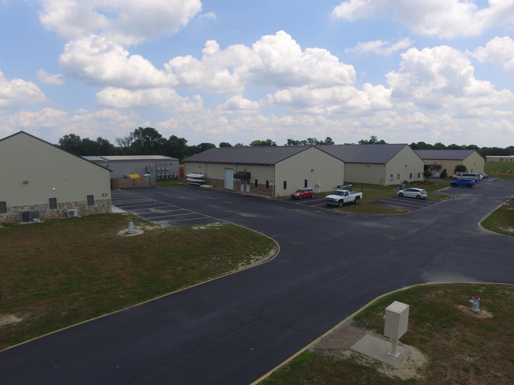 Venture Business Center: 180-187 Kent Dr, Seaford, DE 19973